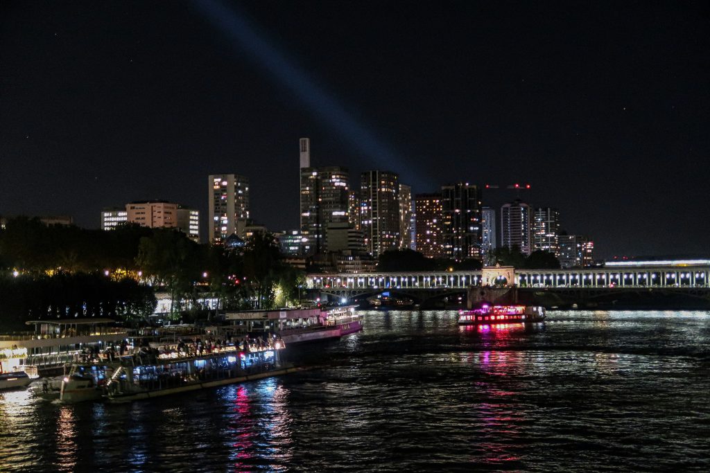 Croisière privée sur la Seine à Paris la nuit